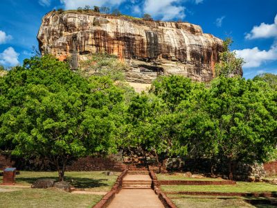 Sigiriya-rock-Sri-Lanka-000085840635_Full-WEB