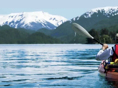 c009-alaska-destination-kayaker-desktop